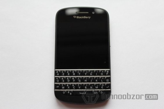 смартфон Blackberry Q10 - дисплей и клавиатура