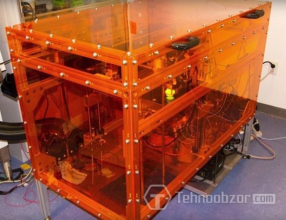 3D-принтер, печатающий из 10 материалов