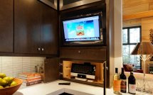 Телевизор в дизайне кухни