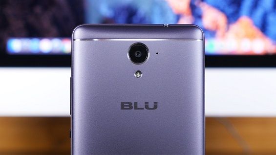 Объектив фотомодуля Blu R1 Plus