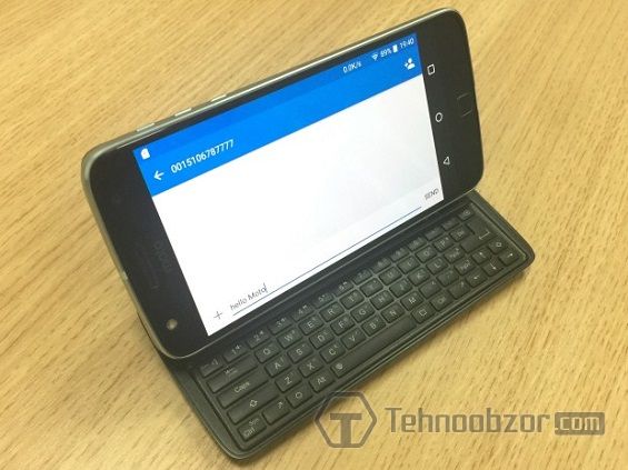 Physical Keyboard Mod со смартфоном Moto Z
