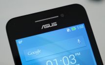 Логотип ASUS над дисплеем