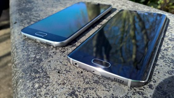 Две реплики телефона Samsung Galaxy S8