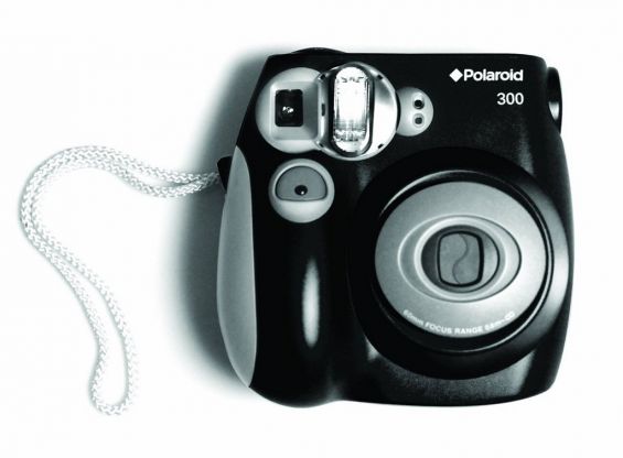 Polaroid Pic 300 на белом фоне