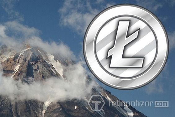 Эмблема Litecoin на фоне горы