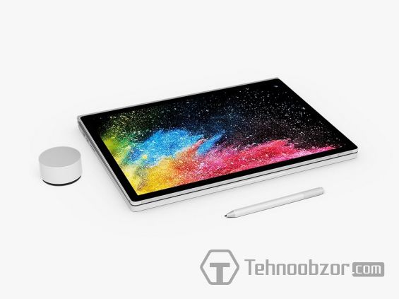 Ноутбук Microsoft Surface Book 2 и стилус для него на белом фоне