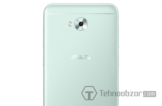 Asus ZenFone 4 Selfie мятно-зеленого цвета