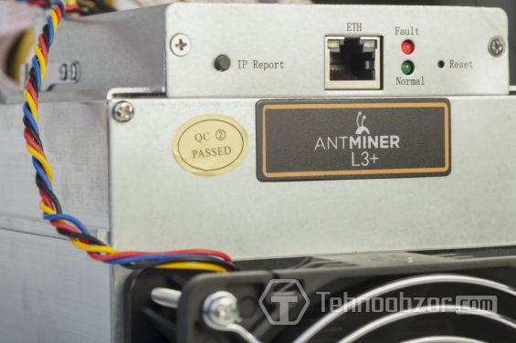 Разъем для интернет-кабеля на асике Antminer L3+