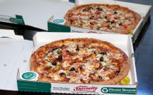 Две пиццы, купленные за 10000 Биткоинов, крупным планом