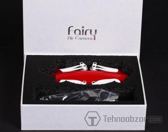 Дрон Simtoo Fairy лежит в коробке