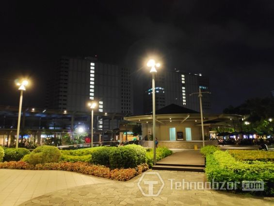 Ночная фотография, сделанная на камеру Xiaomi Pocophone F1
