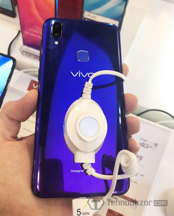 Тыльная панель смартфона Vivo V11i