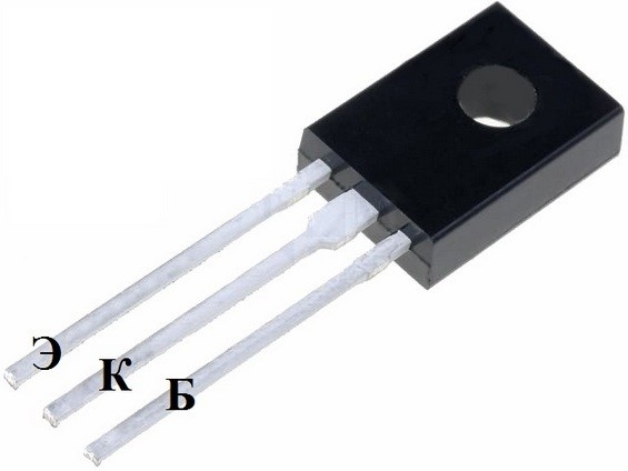 Транзистор Q2 на белом фоне