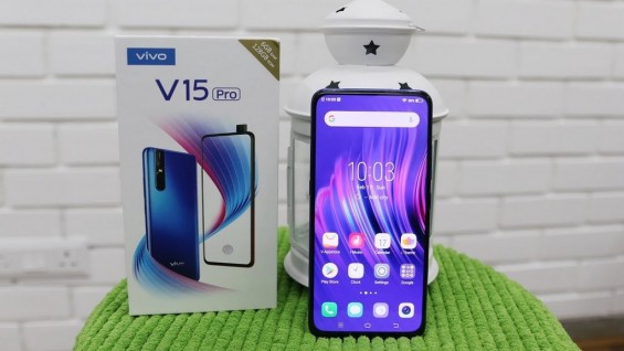 Смартфон Vivo V15 Pro и упаковка от него