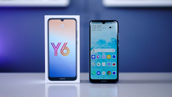 Смартфон Huawei Y6 2019 и упаковка от него