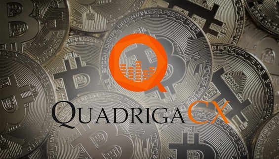 Эмблема биржи QuadrigaCX на фоне монет Биткоина