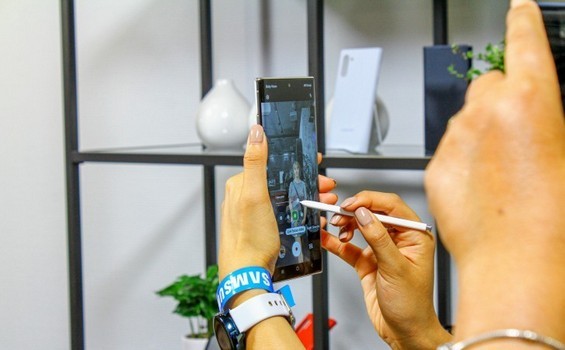 Управление смартфоном Samsung Galaxy Note 10 с помощью стилуса