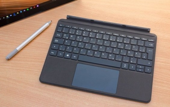 Клавиатура и стилус для планшета Microsoft Surface Go 2019
