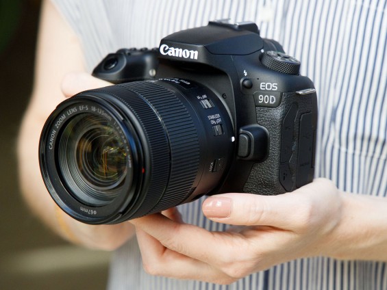  Canon EOS 90D   