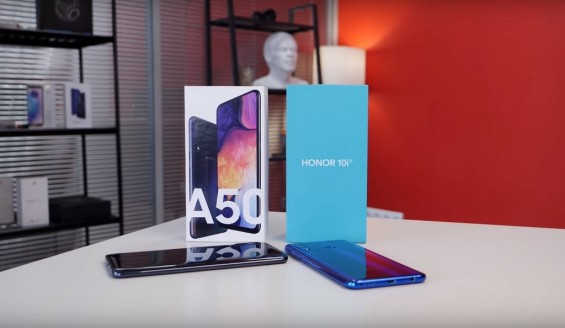Смартфоны Samsung Galaxy A50 и Honor 10i и упаковки от них