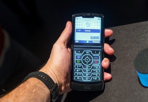Motorola RAZR 2019 в режиме классического Razr V3