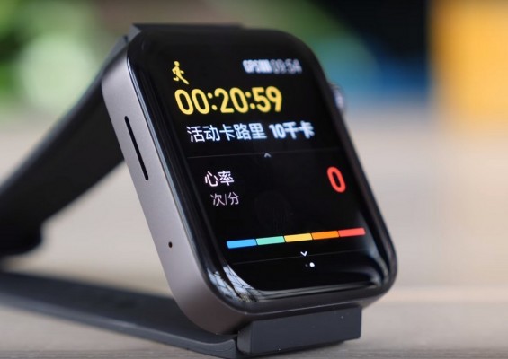 Экран Xiaomi Mi Watch крупным планом