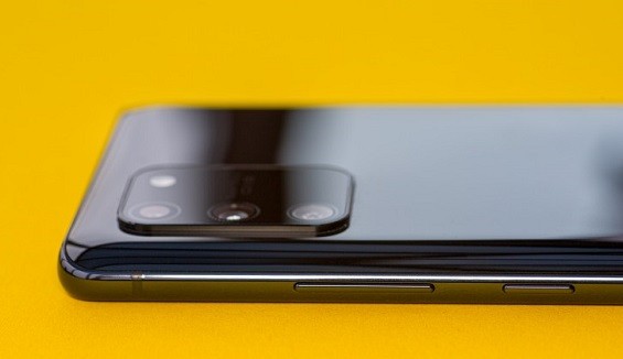 Камерная установка на задней панели Samsung Galaxy S10 Lite
