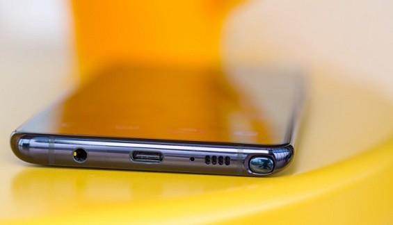 Нижняя грань Samsung Galaxy Note 10 Lite