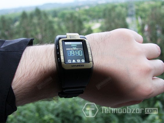 Hyundai W100 Watch Phone