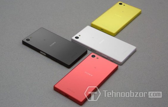 Xperia Z5 Compact в четырех цветах