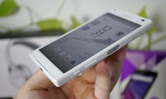 Робота смартфона Xperia Z5 Compact