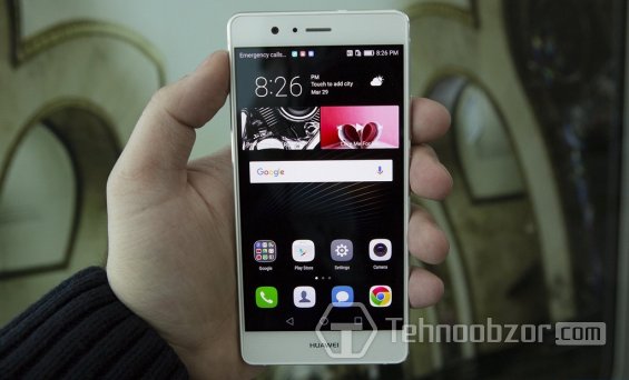 Huawei P9 Lite в руке