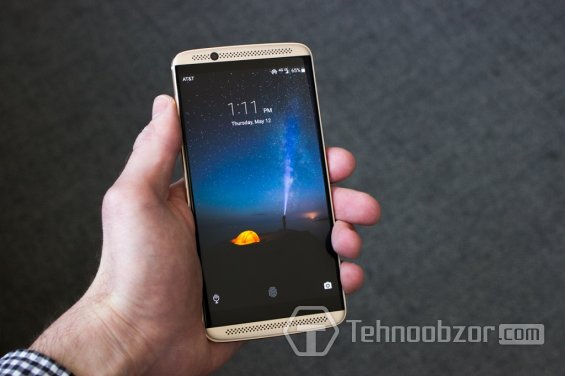 ZTE AXON 7