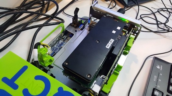 Корпус Optane SSD от Intel