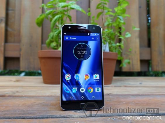 Домашний экран Moto Z Play