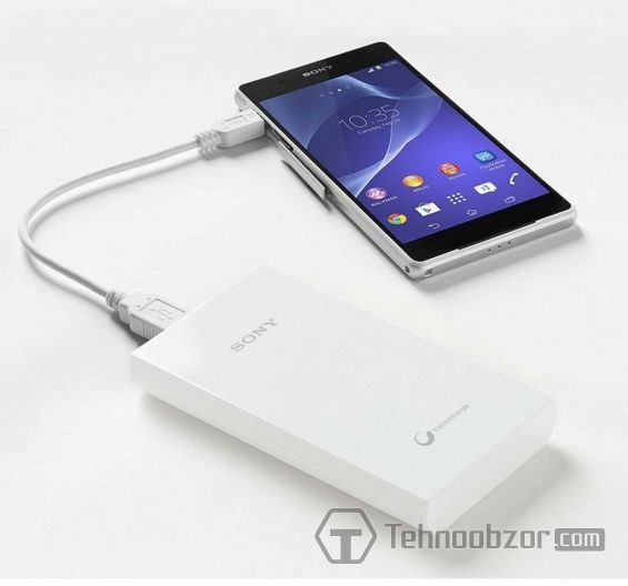 Sony CP-V10 и смартфон