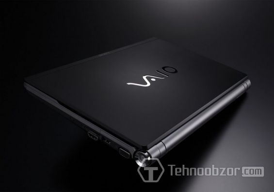 VAIO Z Mercedes Benz на черном фоне