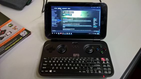 GPD Win на столе