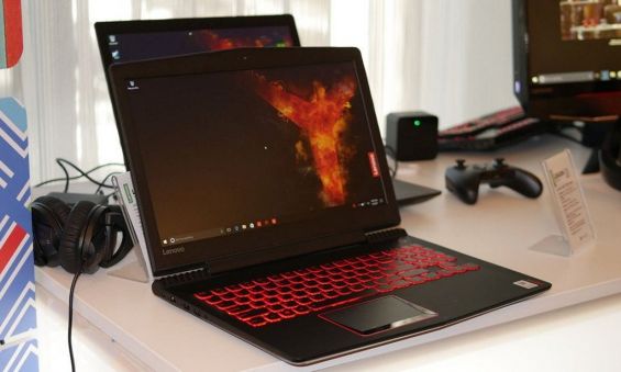 Lenovo Legion Y520 на столе