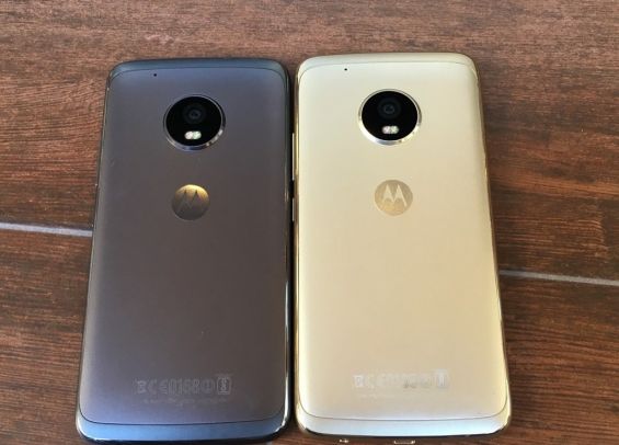 Задние панели смартфонов Moto G5 и Moto G5 Plus