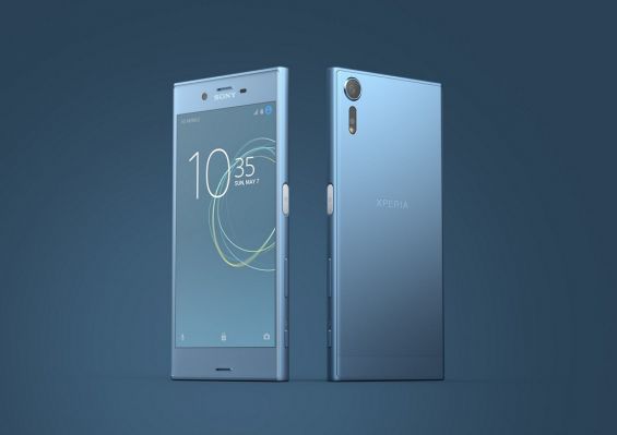 Два телефона Sony Xperia XZs