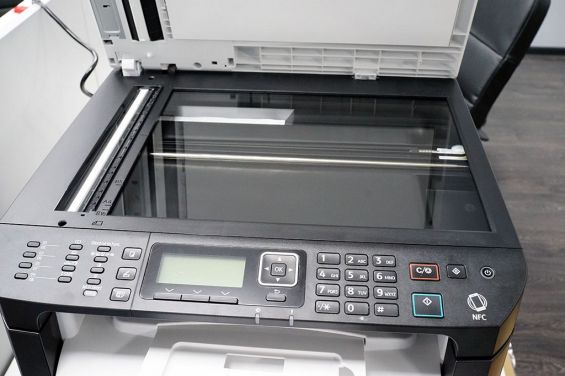 Поверхность сканера на Ricoh SP 325SFNw