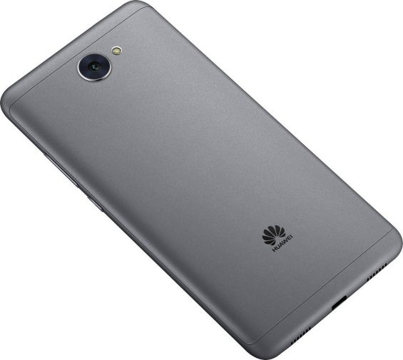 Объектив основной камеры Huawei Y7