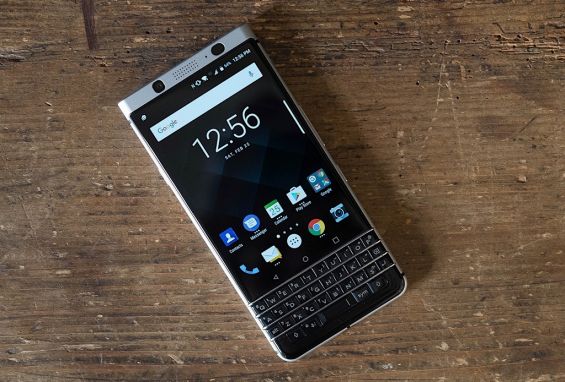 Экран телефона BlackBerry KEYone