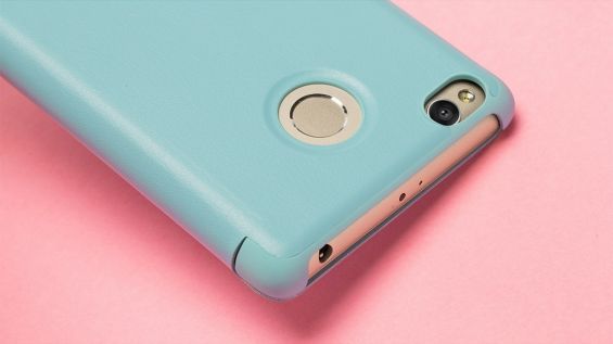 Xiaomi Redmi 3 Pro в чехле