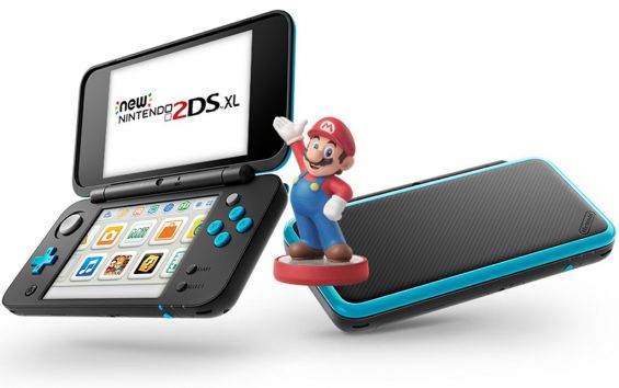 Две консоли New Nintendo 2DS XL и фигурка Amiibo