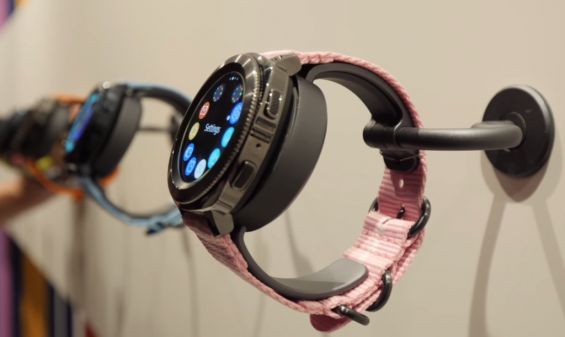 Несколько часов Samsung Gear Sport