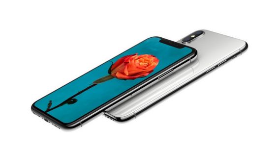 Два iPhone X на белом фоне