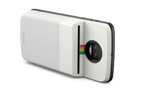 Moto Mod Polaroid Insta-Share со смартфоном