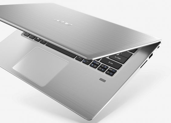 Ноутбук Acer Swift 3 в полуоткрытом положении